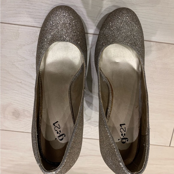 Champagne Gold Sparkle Stilettos - Picture 5 of 9